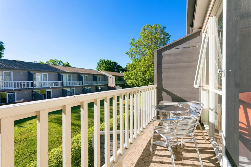 Summer East Apartments Orange Exterior photo